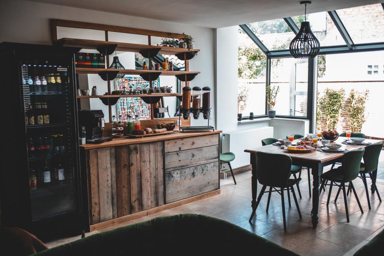 Absolute Couette-café